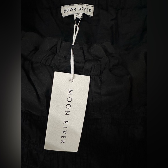 MOON RIVER Strapless Smocked Midi Dress – Black - Picture 10 of 11